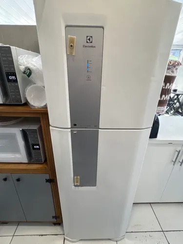 Geladeira Electrolux DF 42 frost free parcelo no cartão com juros da maquininha