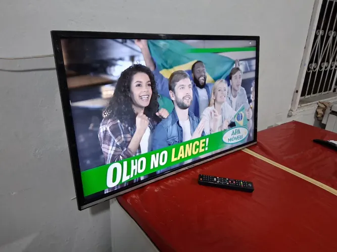 TV Semp 39 polegadas em ótimo estado e com tudo funcionando perfeitamente., leia.