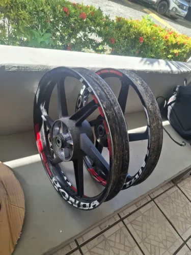 PAR DE RODAS DE MOTO 125/150 TITAN