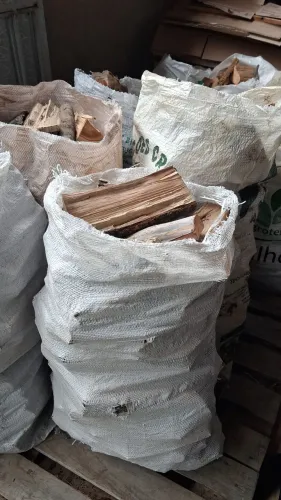 Vendo lenha picada.