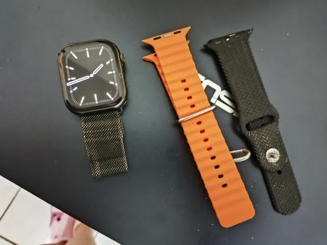 Tênis e relógio smart