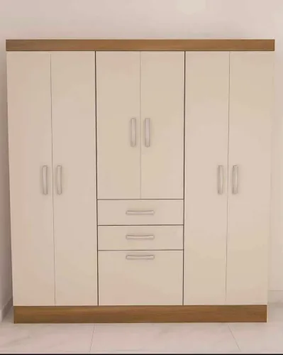 Guarda-Roupa Casal 7 Portas - Cinamomo | R$ 350