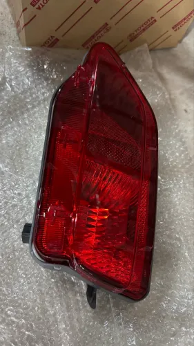 Lanterna refletor traseiro direito parachoque RAV4 2013 a 2015