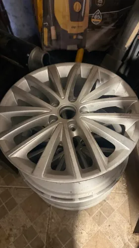 Rodas Originais Jetta Highline Aro 17 - Par - Perfeitas - Sem Trinca/Solda