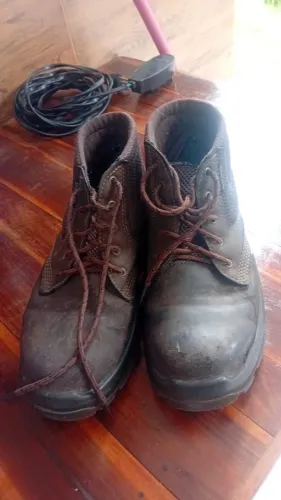 Bota bico de aço (DE COURO)