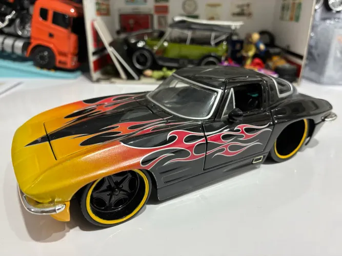 Miniatura Corvette flames 