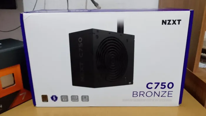 Fonte gamer NZXT 750w