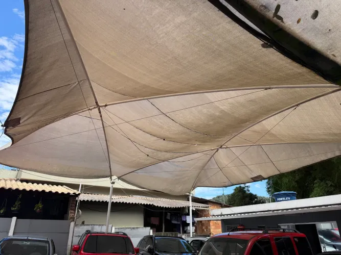 Tenda sombreiro para estacionamento e agência
