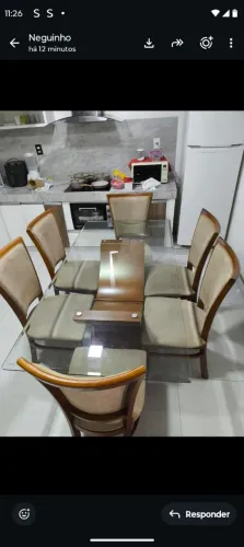 Mesa com 6 cadeiras