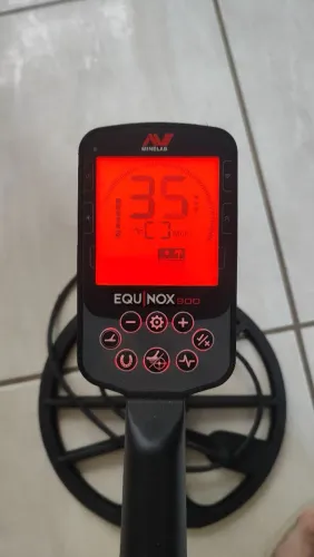Detector de metais Equinox 900