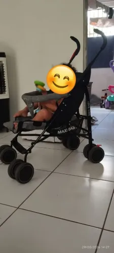 Vende-se carinho de bebê, valor 180