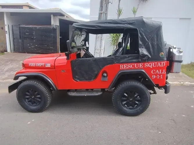 Willys Overland Jeep 2.6 12V Gasolina 2P 1965