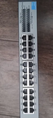 Switch hp 24 portas.  v1410  24 10/100 