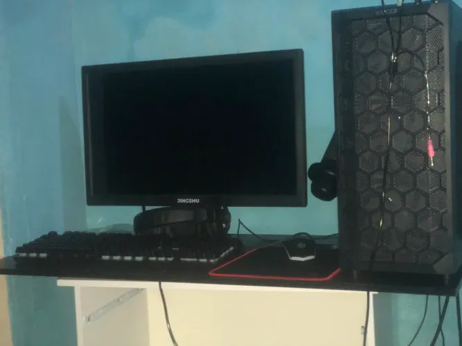 PC Gamer Completo (Setup Completo) - Ryzen 5 3400G - 16GB RAM - Pouco Uso!