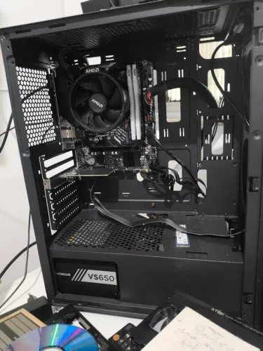Troco uma CPU gamer por celular iPhone 16 pro