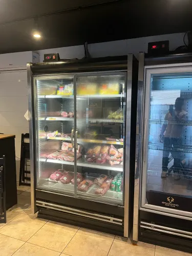 Freezer expositor resfriado (carne) 1100 litros
