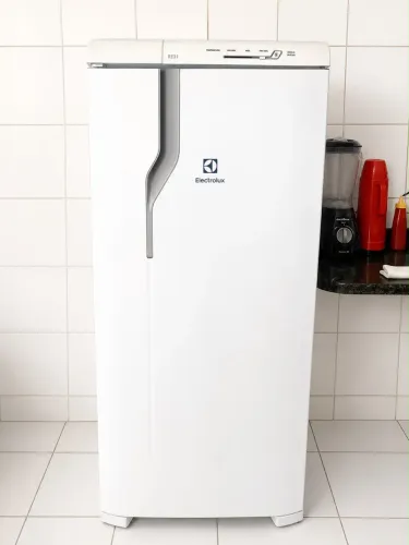 Geladeira Electrolux RE31 - Muito Conservada!