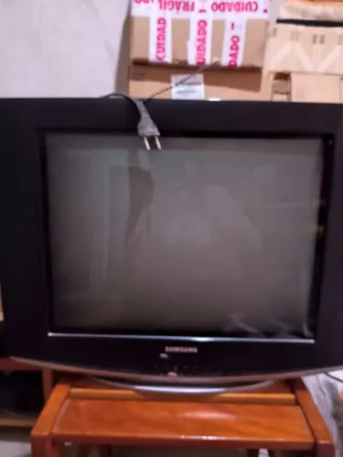 TV a cores Samsung  (tubo - em boas condiçoes tanto para assistir como para games