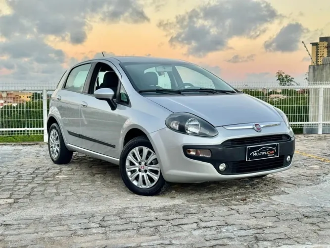 Fiat Punto Attractive 1.4 Fire Flex 8V 5P 2014