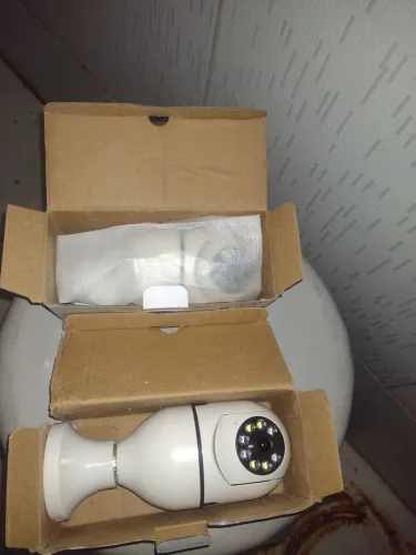 Vendo essas câmeras lâmpadas wi- fi 100 reais