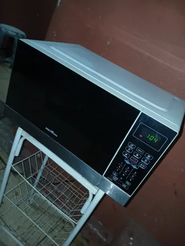 Microondas Britânia novo 22 litros espelhado --$$280
