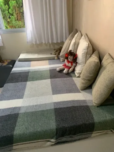 vendo cama box viuva com colchao semi novo