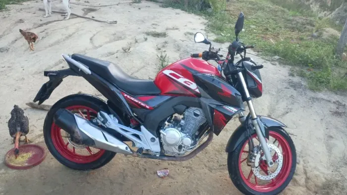 Moto está em ótimo estado