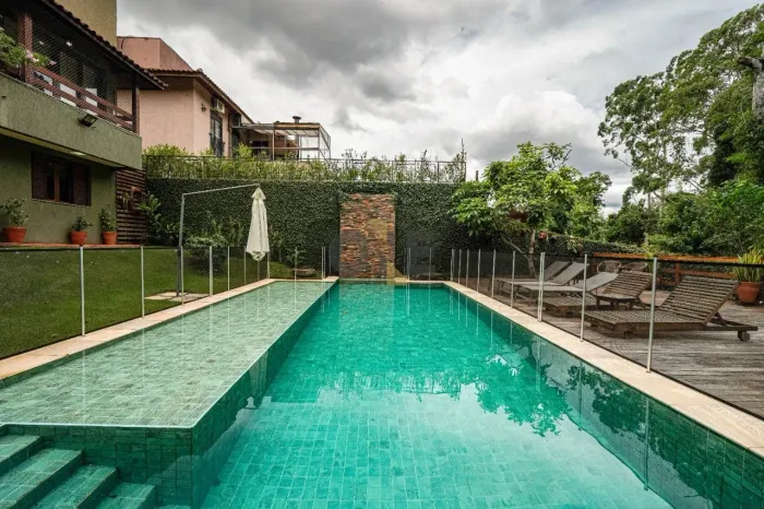 Casa com 5 dormitórios, sendo 2 suítes para venda - Granja Viana - Cotia - SP