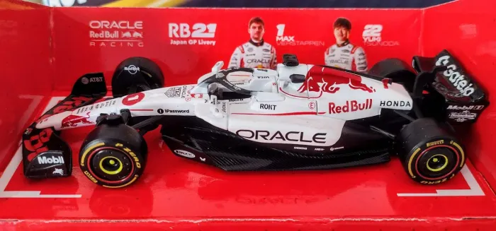 Miniatura Formula 1 Red Bull RB21 Max Verstappen #1 Winner Japan GP