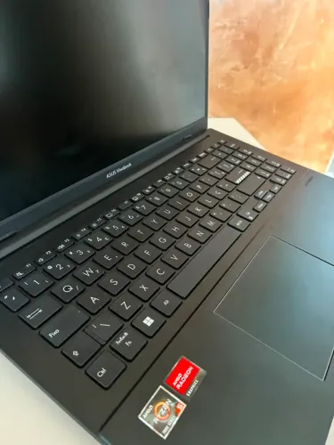 Notebook Asus vivobook com vídeo integrado