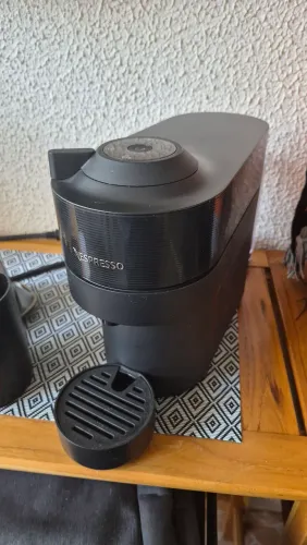 Cafeteira Nespresso Vertuo Preta