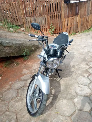 Moto revisada, boa para trabalho