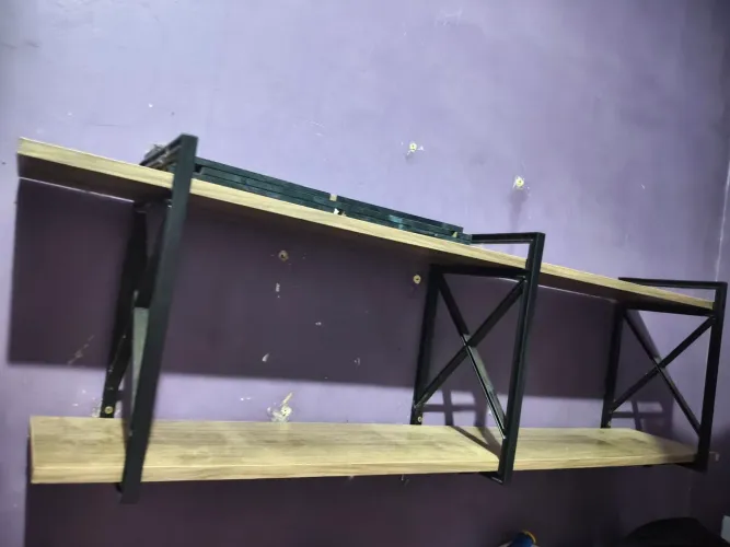 prateleiras duplas no estilo industrial