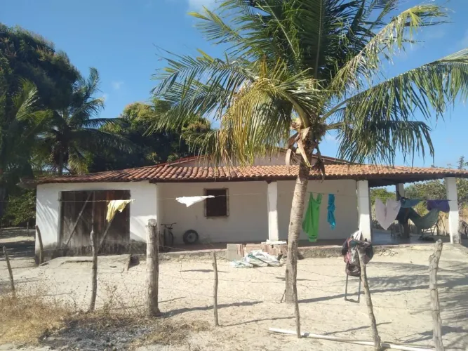 Casa ampla-vila Canindé/ Coqueiro do Alagamar. 3km de Pindoretama ? perto das praias.