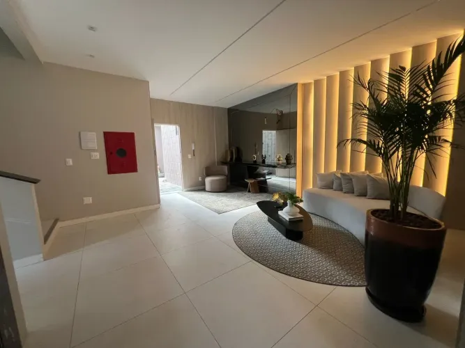 OPORTUNIDADE. Apartamento próximo a Beira Mar