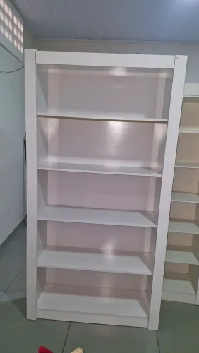 Prateleira para lojas ou livros 