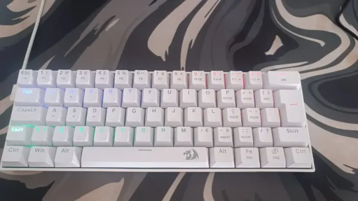 Teclado Mecânico Gamer Redragon Lakshmi Lunar White, Rainbow, Switch Blue, Layout 60%, ABN