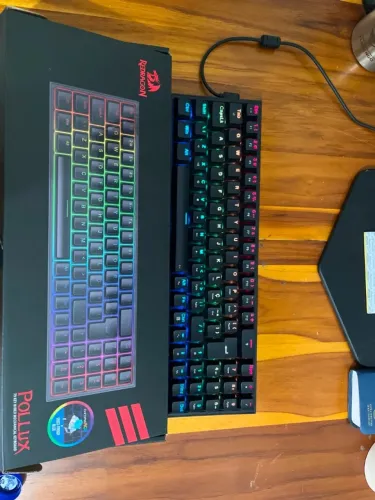 Teclado Mecânico Redragon Switch Blue Pollux K628 Rgb Preto Idioma Português BrasilTeclado