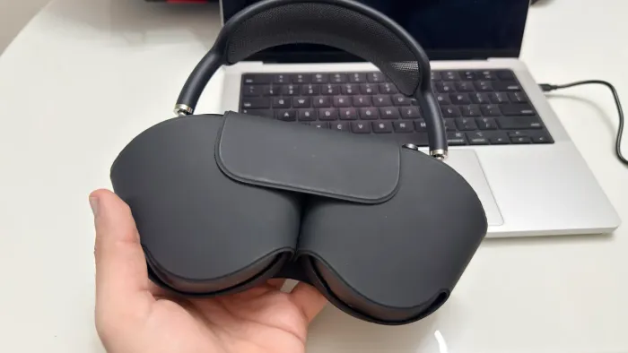 Airpod Max lighting