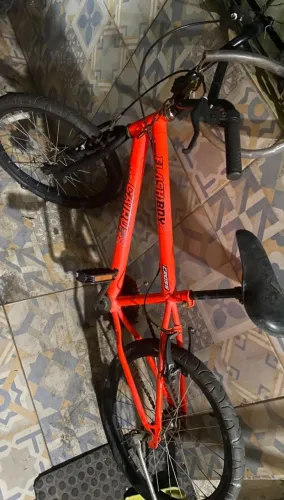 Vendo uma bicicleta no valor de 300 reais
