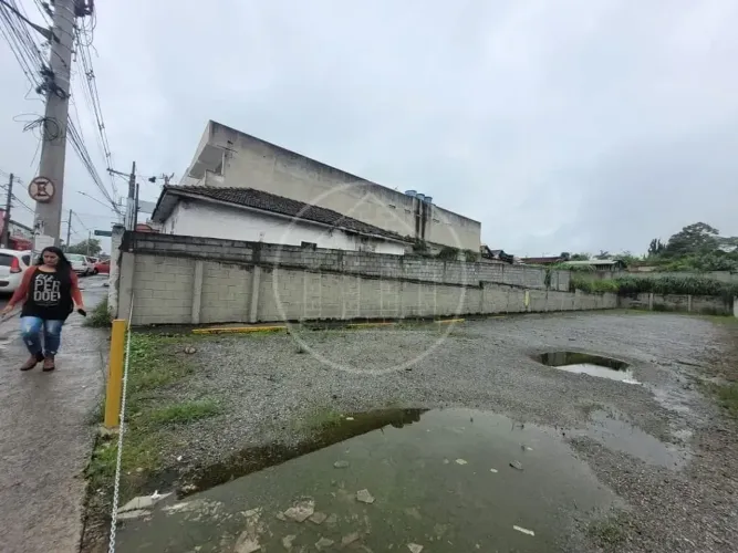 Terreno, 500 m² - venda por R$ 2.200.000,00 ou aluguel por R$ 10.000,00/mês - Embu-Guaçu -