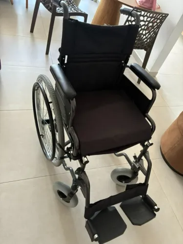 Cadeira de Rodas Dellamed D400 Dobrável Aço Carbono 120kg T44