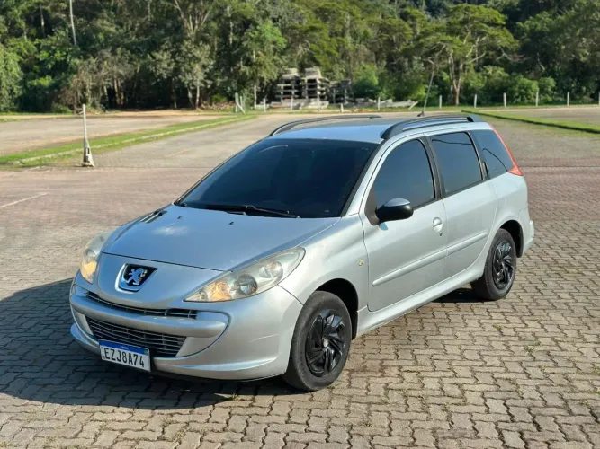 Peugeot 207 XR 1.4 Flex 8V 5P 2012