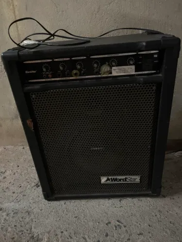 Caixa de som amplificada microfone /guitarra 