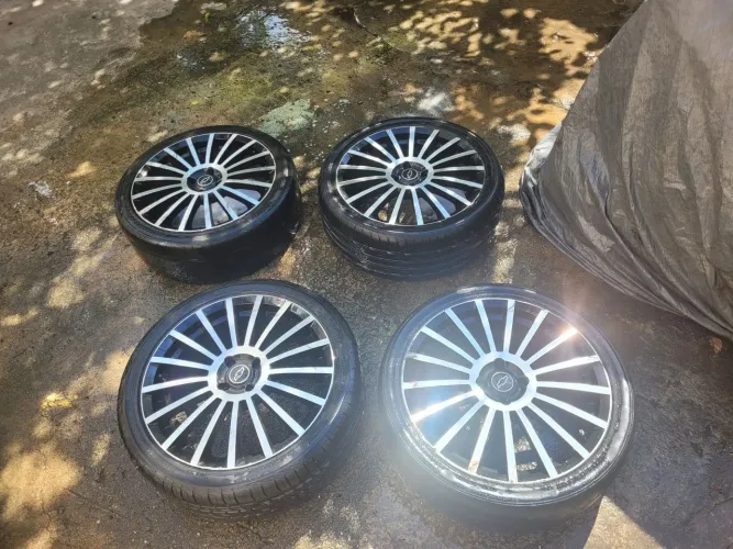 Vendo rodas Aro 18 furaçao 4 x 100