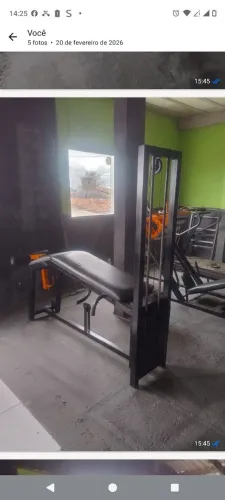 Máquina de musculação 