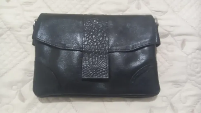 Bolsa feminina usada.