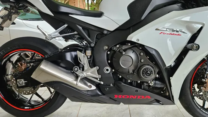 CBR 1000RR 2014 com ABS - Oportunidade