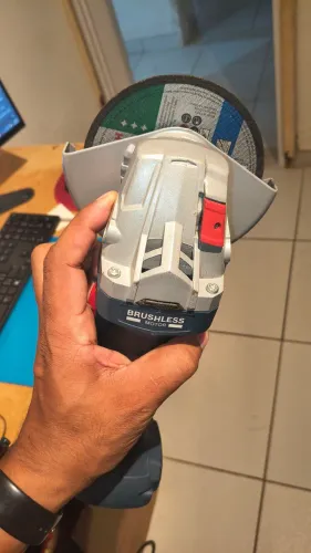 Esmerilhadeira Angular Bosch GWS 18V-8 Brushless + Bateria 2Ah + Carregador