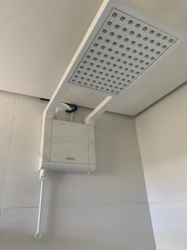 Chuveiro Elétrico Lorenzetti Acqua Storm Eletrônico 220V 7800W - Branco (Novo / Sem Uso)